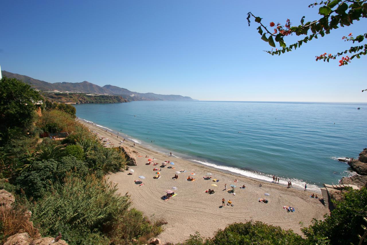 Apartamentos Manuel Martin Nerja Exterior photo